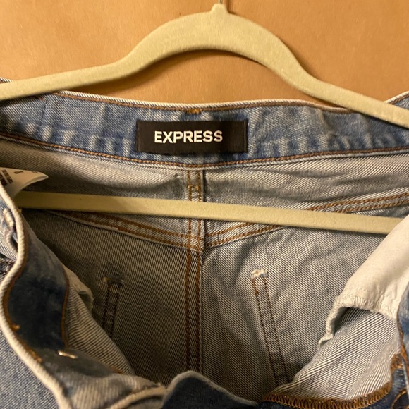 Express High waisted raw hem mom jeans - Picture 4 of 6